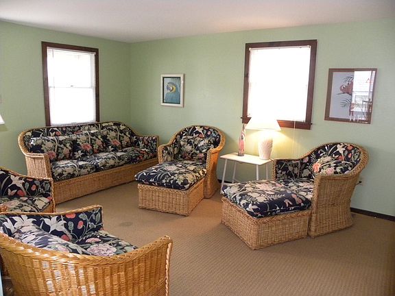 3rd image of 114 Petherton Dr