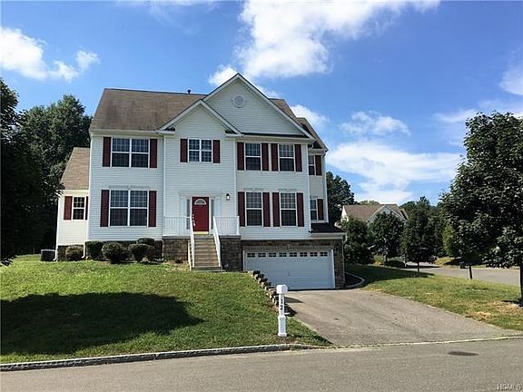 3rd image of 12 Evergreen Ln
