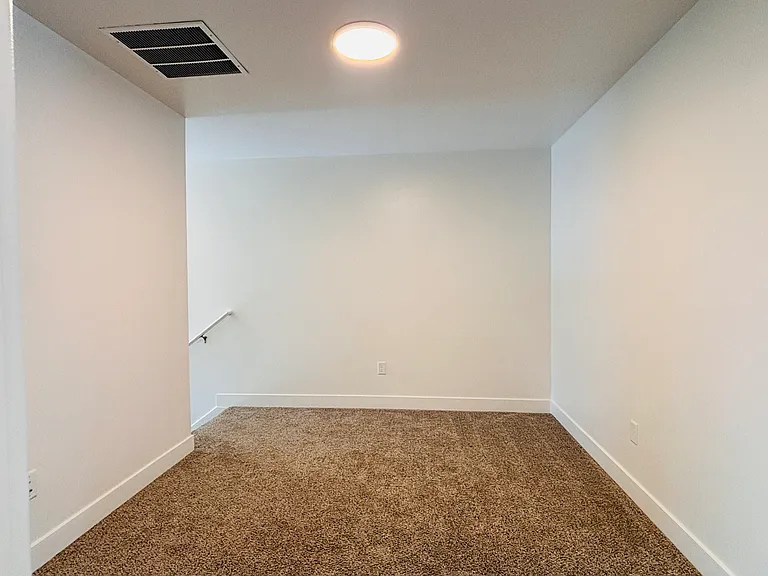 426 W 85 S — Photo 13