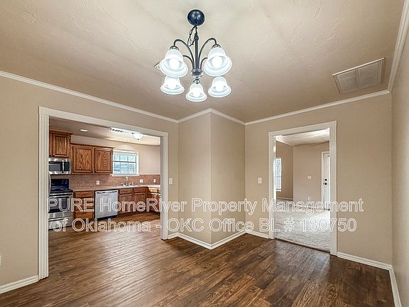 4th image of 2521 Ridgewood Dr
