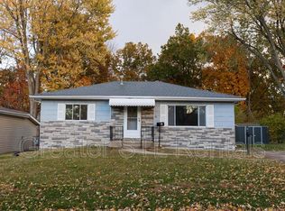 72 Country Life Dr, O'Fallon, MO 63366