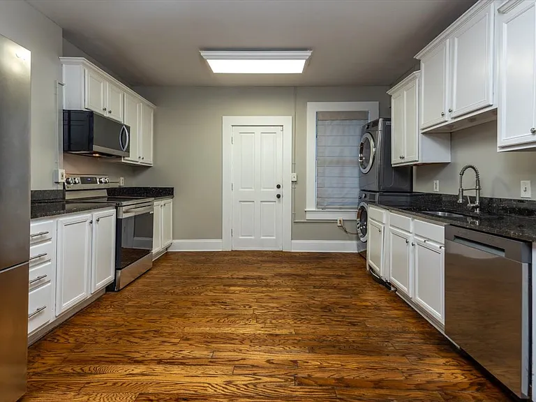 384 Mulberry St #203 — Photo 12