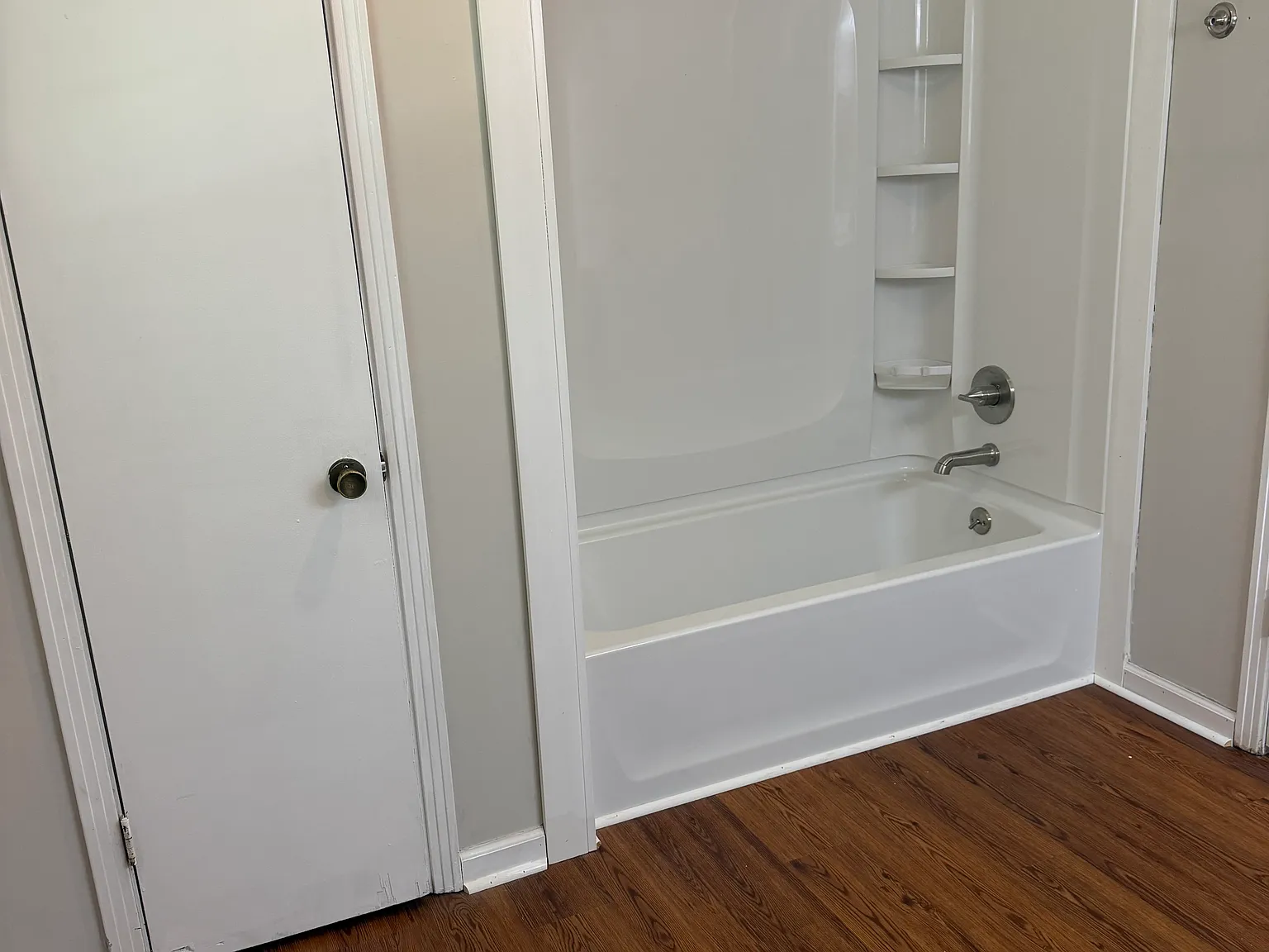 2 bed, 1000 sqft, $1,050 — Photo 4