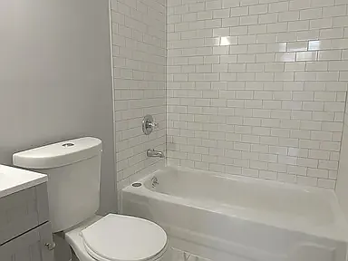 54 Johnston St #1A — Photo 3