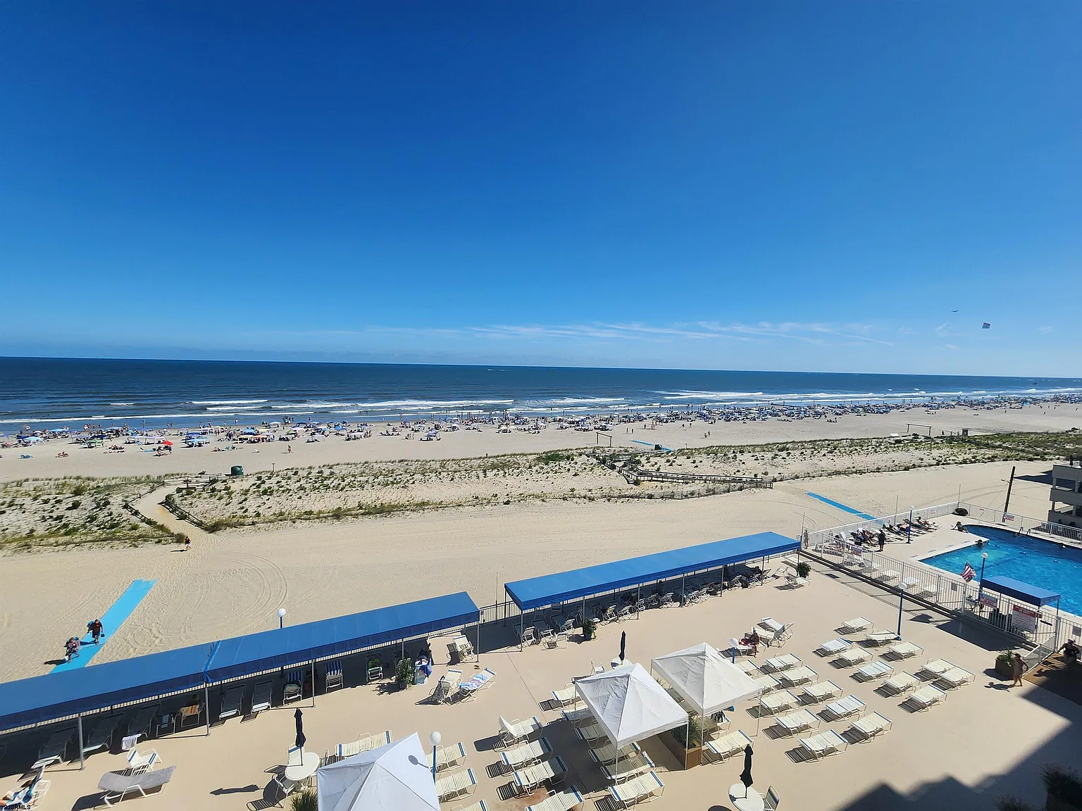 1 bed, 1.0 bath, 865 sqft, $30,000 — Photo 3
