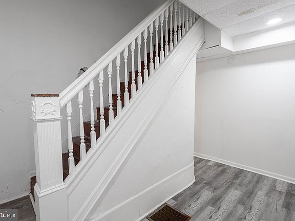4th image of 3207 Baker St