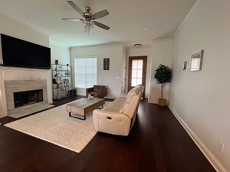 4909 Players Loop — Photo 2