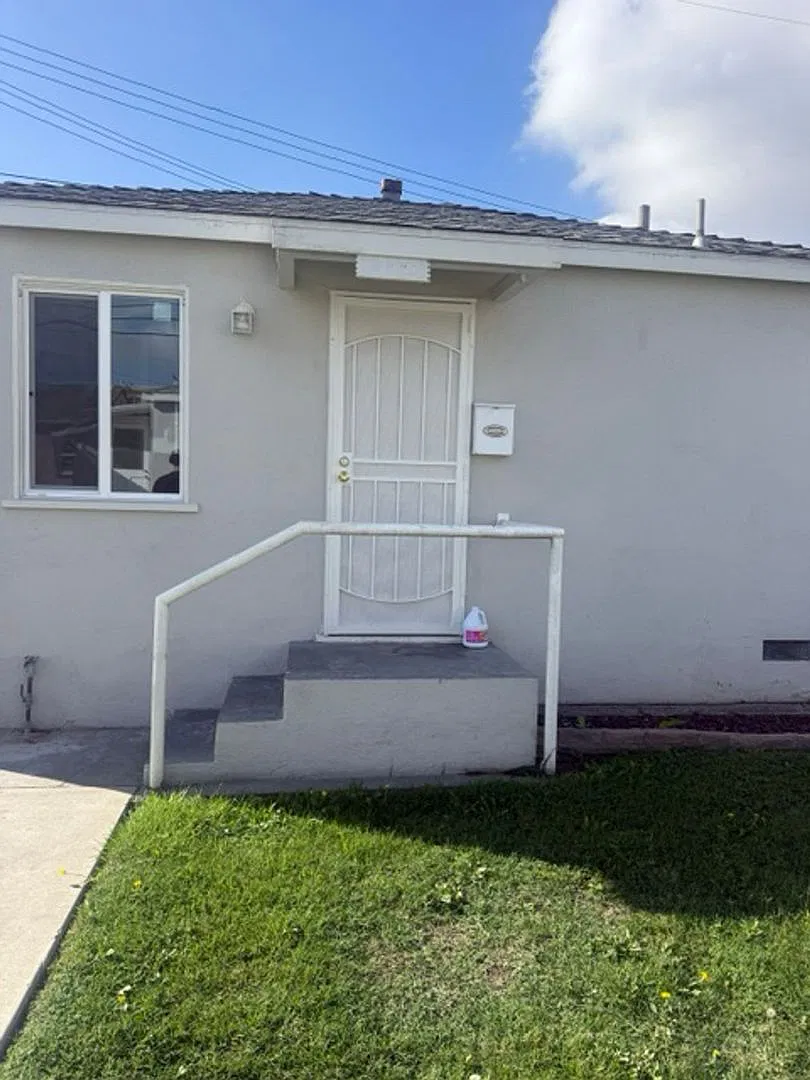 Cornuta Ave. — Photo 1