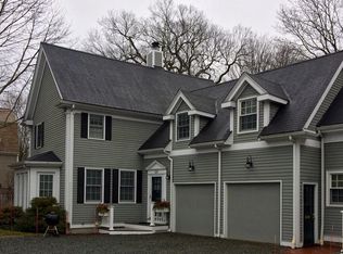 29 Pleasant St, Manchester, MA 01944