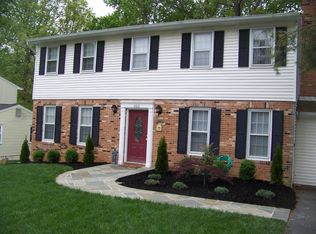 8010 Diving Cliff Ln, Springfield, VA 22153