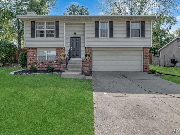 4557 Cambrook Dr, Saint Charles, MO 63304