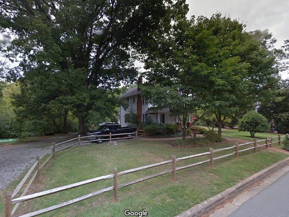 2nd image of 126 N Cliffdale Dr
