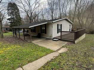 141 Little Creek Dr, Rochester, PA 15074