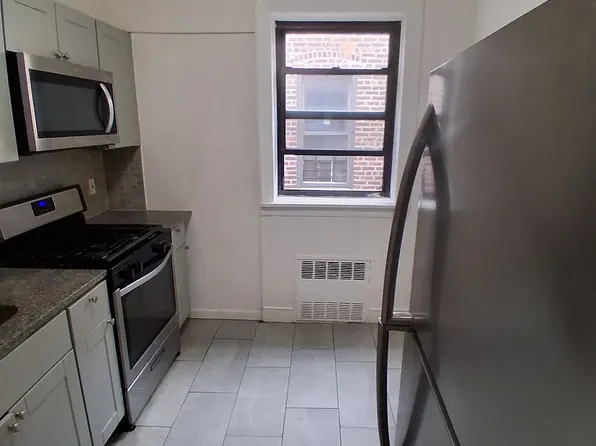 9413 5th Ave APT 3B, Brooklyn, NY 11209