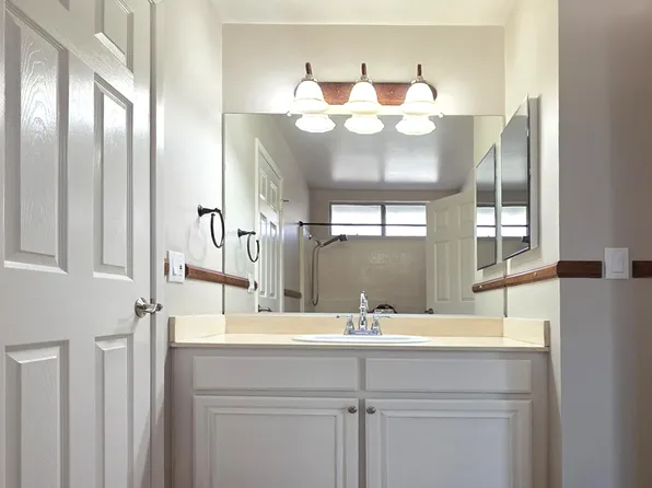 1224 Saint Helene Ct, Oceanside, CA 92054