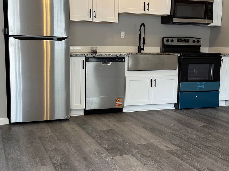 2nd image of 239 Hartfield Rd #9