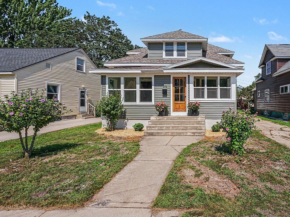 1st image of 371 W 19th St