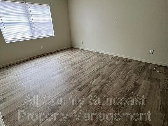 3rd image of 1830 Dr Martin Luther King Jr St N #104