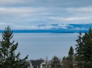 222 2nd Ave W #303, Qualicum Beach, BC V9K 0A4