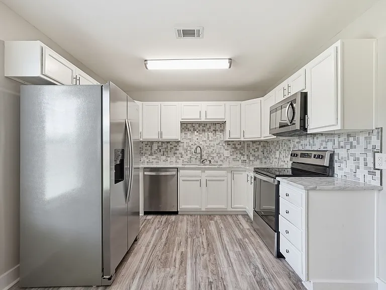 254 E Iris Ln — Photo 12