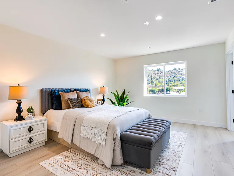 1036 S Mollison Ave — Photo 27