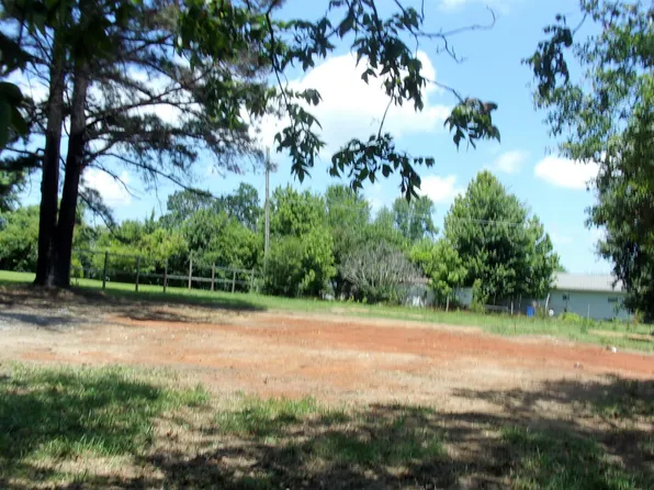 127 Meadows Dr, Holly Pond, AL 35083