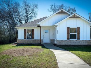 212 W McKay St, Troup, TX 75789