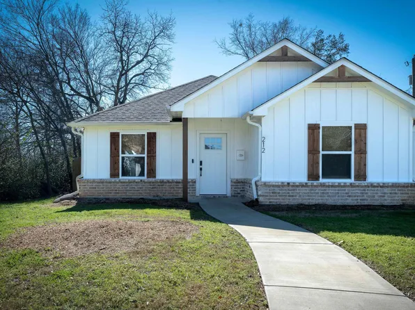 212 W McKay St, Troup, TX 75789
