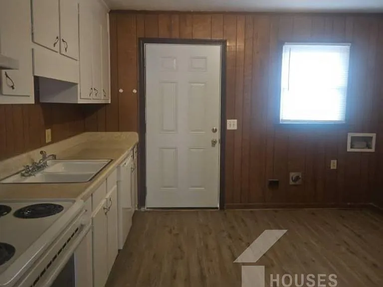 106 Batson Dr — Photo 6