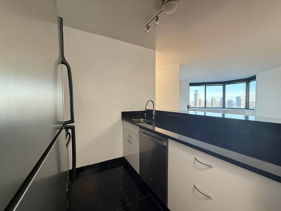 1st image of 415 E 37th St #34