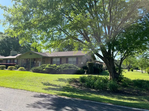 2210 Pineacre Dr NE, Cairo, GA 39828