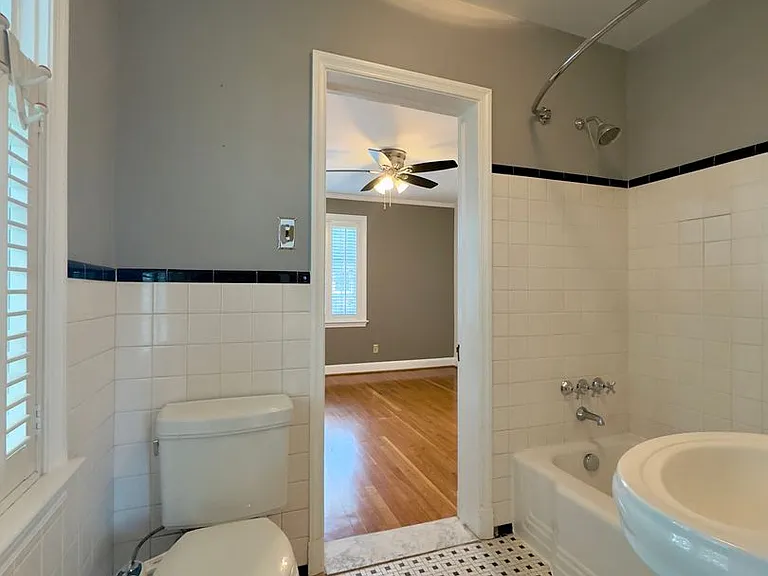 115 E Northern Pkwy — Photo 36