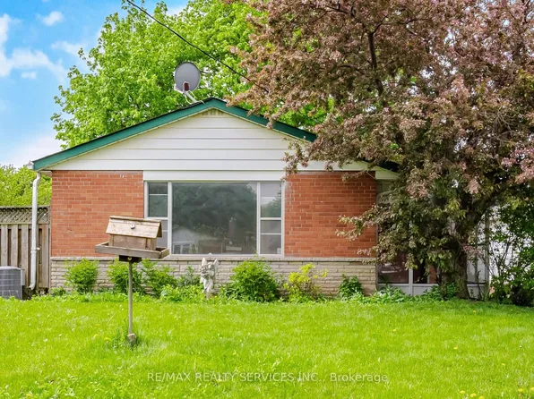 27 Hadrina St, Brampton, ON L6X 2J5