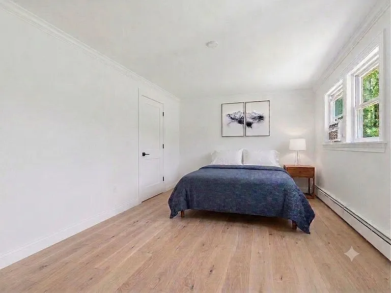 Bedroom on 1t floor
