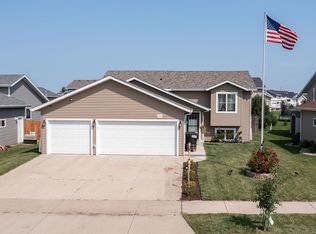 3812 48th St NW, Mandan, ND 58554