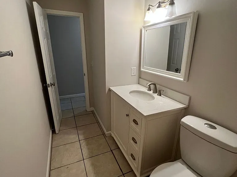 1801 Fairlane Rd — Photo 6