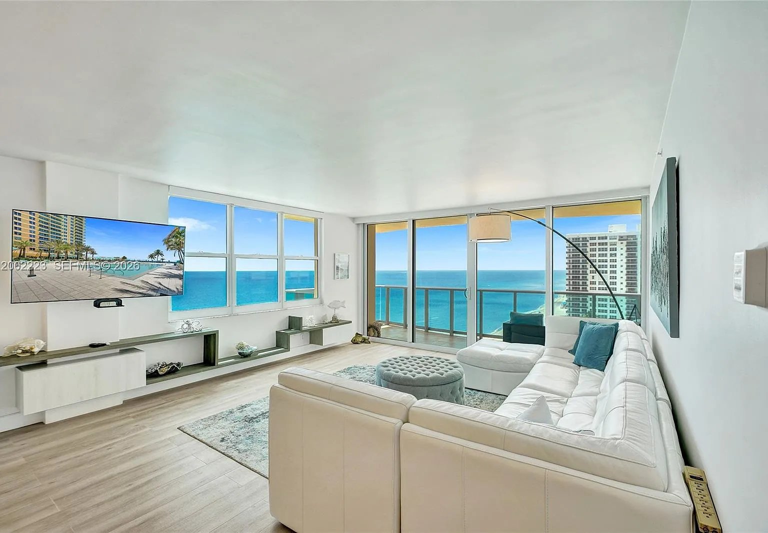 Wave Condo — Photo 4