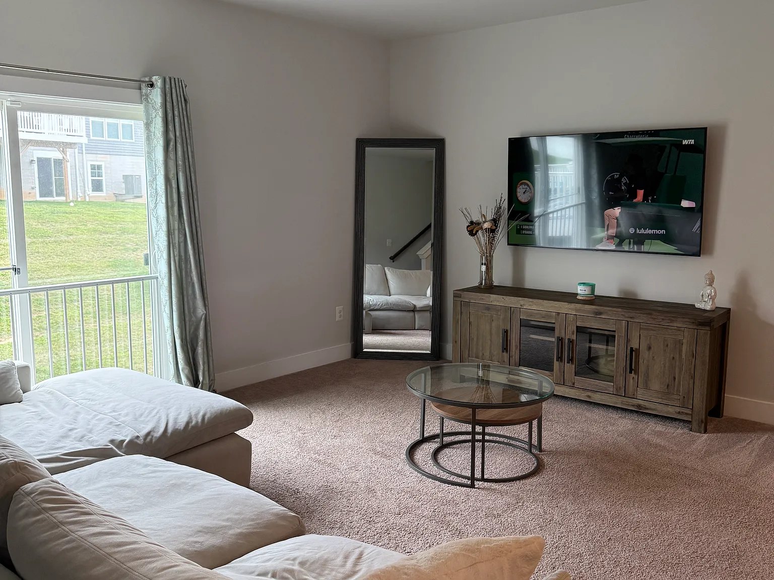 3 bed, 2320 sqft, $2,600 — Photo 4