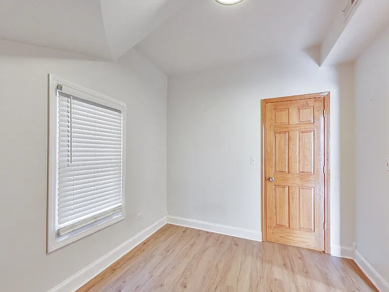 2719 N Ridgeway Ave #1 — Photo 12