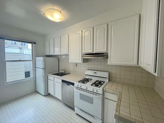 2nd image of 2960 Polk St APT 10