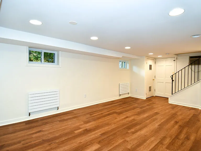 2608 Fordham Rd — Photo 36
