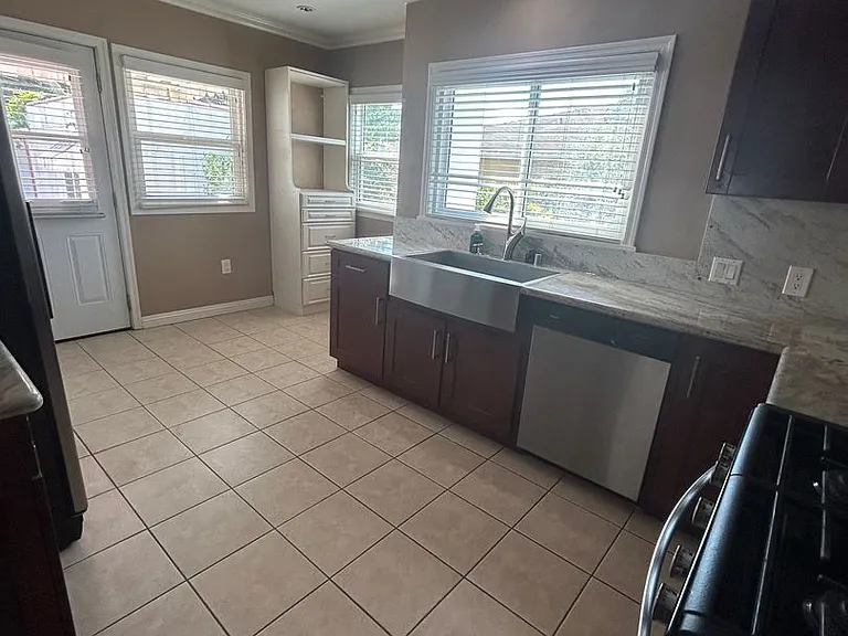 922 S Patton Ave — Photo 8