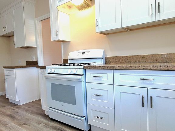 3rd image of 8862 Barrette Ave
