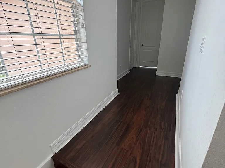 10411 Belfry Cir — Photo 17