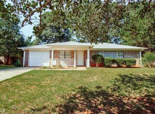 145 Grove Creek Dr, Locust Grove, GA 30248