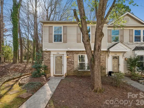 1344 Maple Shade Ln, Charlotte, NC 28270