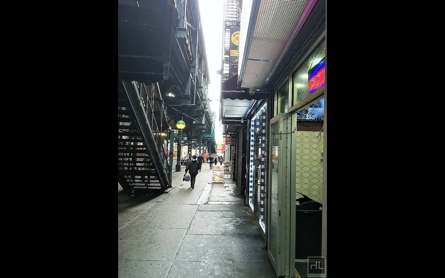 297 Broadway — Photo 3