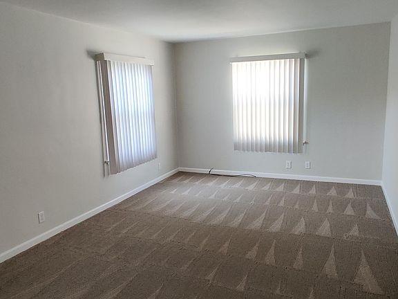 Living room - pic #2