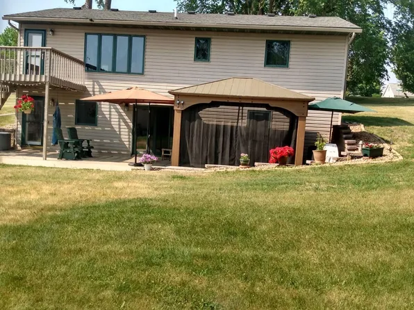 106 E Henning St, Battle Lake, MN 56515