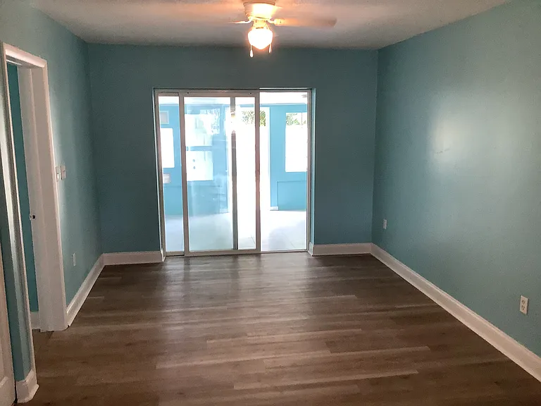 180 Richards Rd — Photo 3